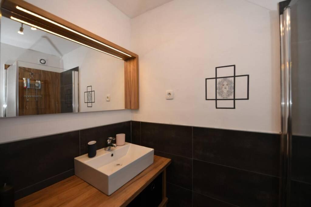 5 Min Walk To Beach, 2X Queen Bed, 2X Ac, Garage Izola Exterior photo